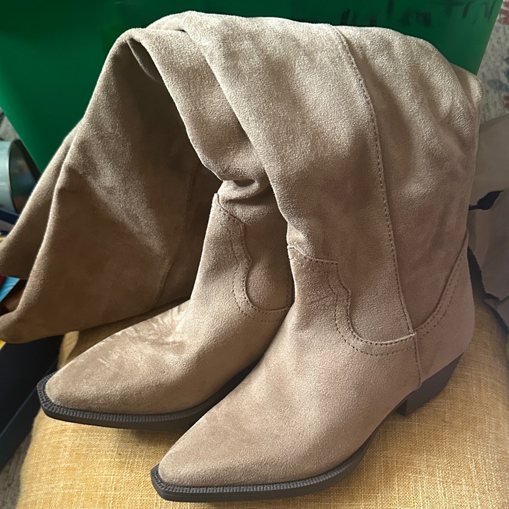 Women's Tan Suede size 7 Boots